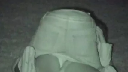 ایک خوبصورت سنہرے بالوں والی لڑکی کے ساتھ پکنک پر سکس برازرس الکسیس نرم جنسی تعلقات۔