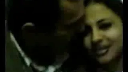 پمپ شدہ گھوڑے نے ٹیٹو والی کتیا الکسیس فیلم سکسی کو پھاڑ دیا۔