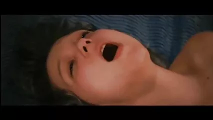 پمپ اپ سنہرے بالوں والی باورچی خانے سکسی الکسیس داستانی میں بلی گھسنا.