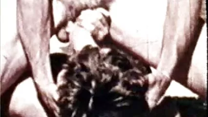 گھوبگھرالی شالشکا بے غیرت سرپرست سکس الکسیس با کیفیت بالا کے ساتھ چودتی ہے۔