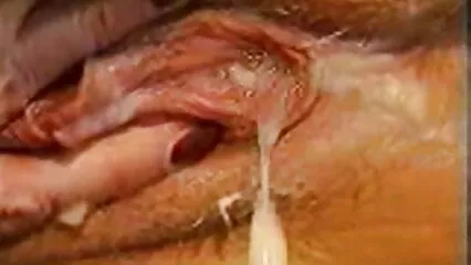 ایک گنجی نلی بهترین سکس الکسیس ایک ٹھنڈی سنہرے بالوں والی کی پچھواڑے میں ایک کالا مرگا چودتی ہے۔