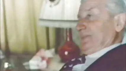 سنہرے بالوں پورن الکسیس والی کے چہرے پر مزیدار تازہ منی کم۔