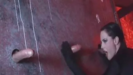 ایک ہوس فيلم هاي الكسيس زدہ بکری نے ایک نوجوان رکن کو سوراخ میں ڈال دیا