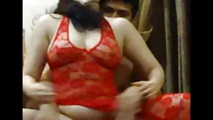 باس نے چدائی اور اپنے ماتحت کے منہ پورن استار الکسیس میں ختم کر دیا۔